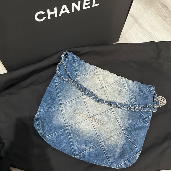 Chanel 22 Denim Hobo - NWT - Picture 3 of 9